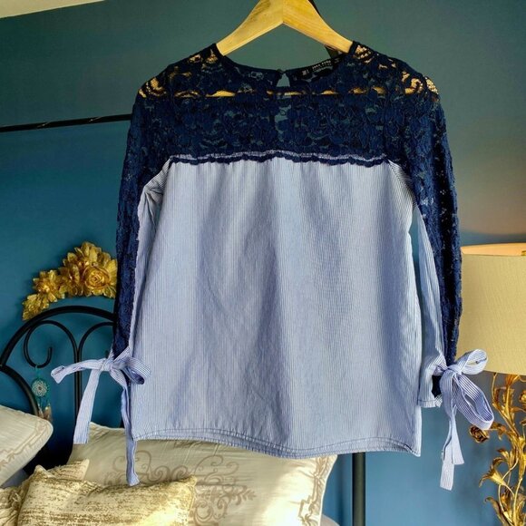 Zara White and Blue Pinstripes 3/4 Sleeve Top With Lace Upper and Bow  Accents - Picture 1 of 4